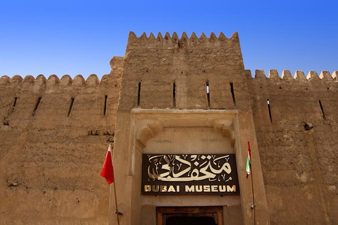 Dubai Full-Day Spanish Language Tour - City of Contrasts - Al Farooq Mosque: a calm photo start before the luxury visuals
