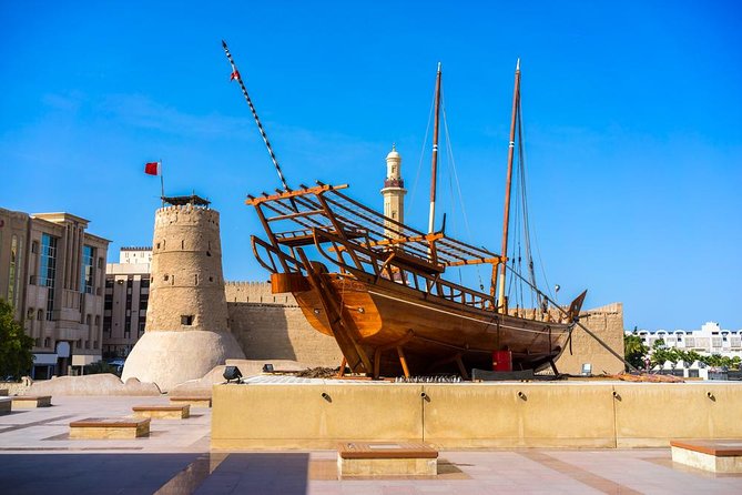 Dubai Full-Day Spanish Language Tour - City of Contrasts - Palm Jumeirah and Dubai Marina: the skyline starts to feel engineered