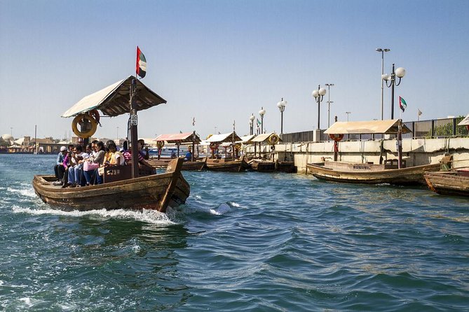 Dubai Full-Day Spanish Language Tour - City of Contrasts - Bastakiya streets and Al Fahidi Fort museum: where the old Dubai mindset shows