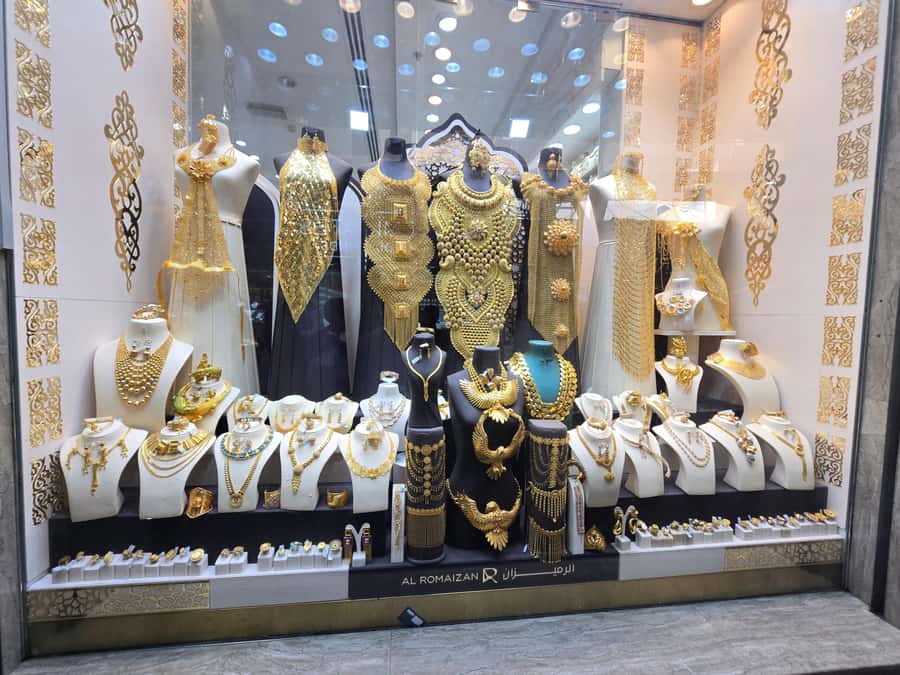 Dubai: Guided City Walking Tour to Spice and Gold Souk - Bastakiya and the Dubai Creek setting