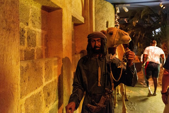 Dubai Half-Day City Tour with Visit to Dubai Gold Souk - Mosque stop: Al Farooq Omar Bin Al Khattab, what the visit adds