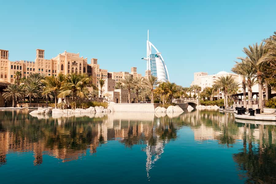 Dubai Heritage & Burj Khalifa Experience - Getting set for the day: pickup, bus comfort, and quick rules