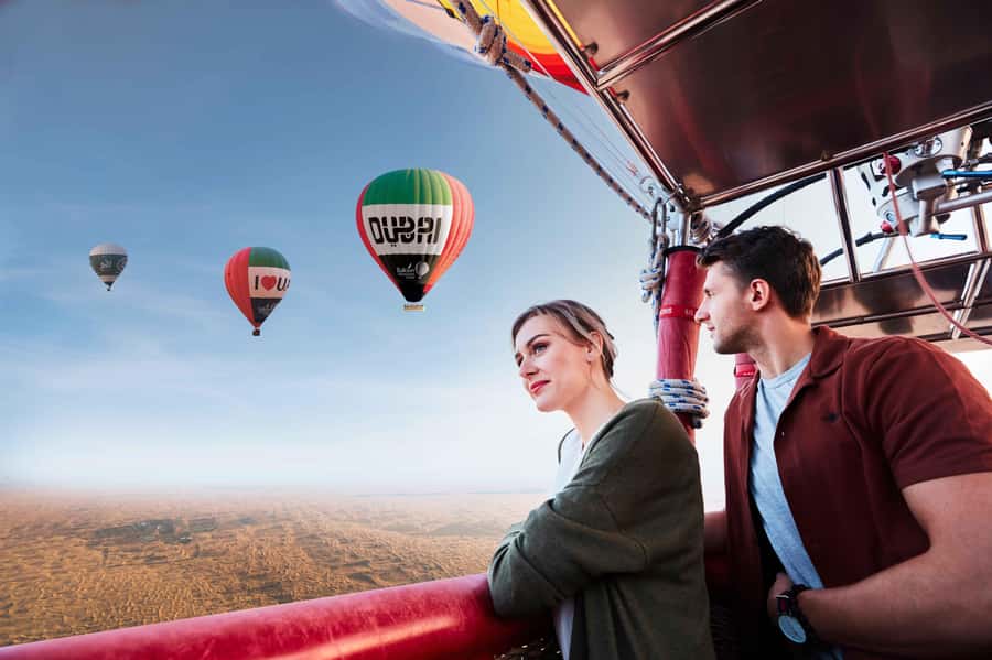 Dubai: Heritage Overnight Safari, Balloon Ride & breakfast - Sunrise balloon flight: what to expect and who should skip it
