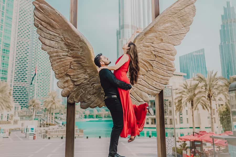 Dubai: Iconic Burj Khalifa Pre-Wedding Photoshoot - How the 2-hour flow usually works in practice