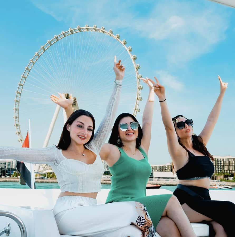 Dubai: Instagrammable Yacht Tour with Drinks & Ain/JBR Views - Price and Value: What $25 Buys You on the Water