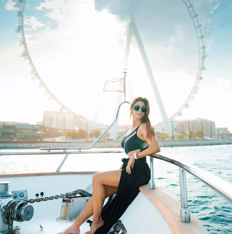 Dubai: Instagrammable Yacht Tour with Drinks & Ain/JBR Views - Deck Choice: Upper Breeze vs Air-Conditioned Comfort