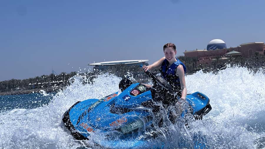 Dubai Jet Ski: Burj Khalifa, Burj Al Arab, Pics & Ice Cream! - Photos and videos included: the guide makes it easy to get the shot