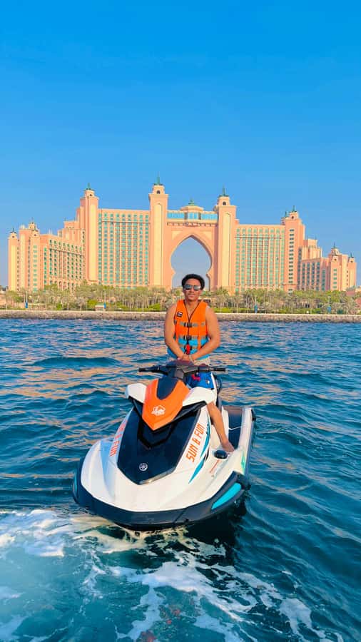 Dubai jet ski: visit the Burj al Arab and Atlantis with photos and videos - Burj Khalifa from the sea: big tower energy, jet ski pace