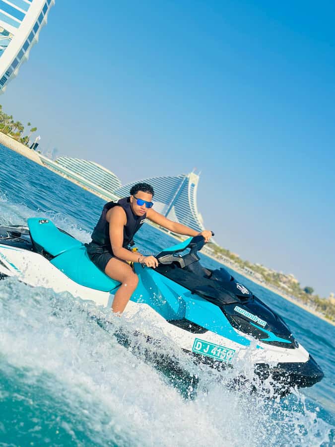 Dubai jet ski: visit the Burj al Arab and Atlantis with photos and videos - Jet skis and equipment: strong machines, clear rules