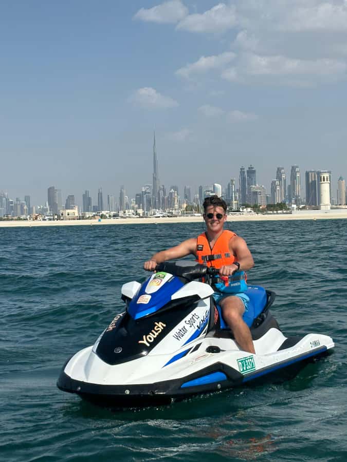 Dubai: Jetski Adventure w/ Burj Khalifa & Burj Al Arab Views - Photo stop 2: Burj Khalifa break time and water-level skyline