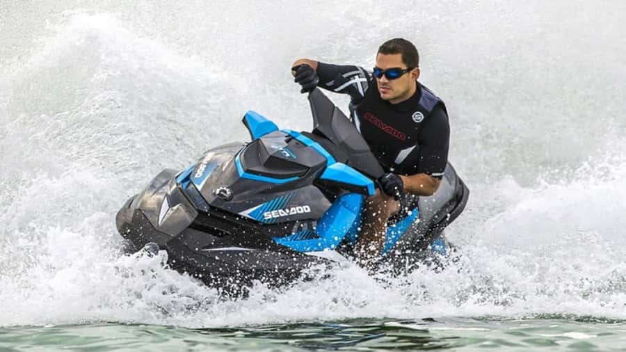 Dubai: Jumeirah Beach Jet Ski Rental for up to 2 People - Entering Jumeirah Beach Residence From the Water