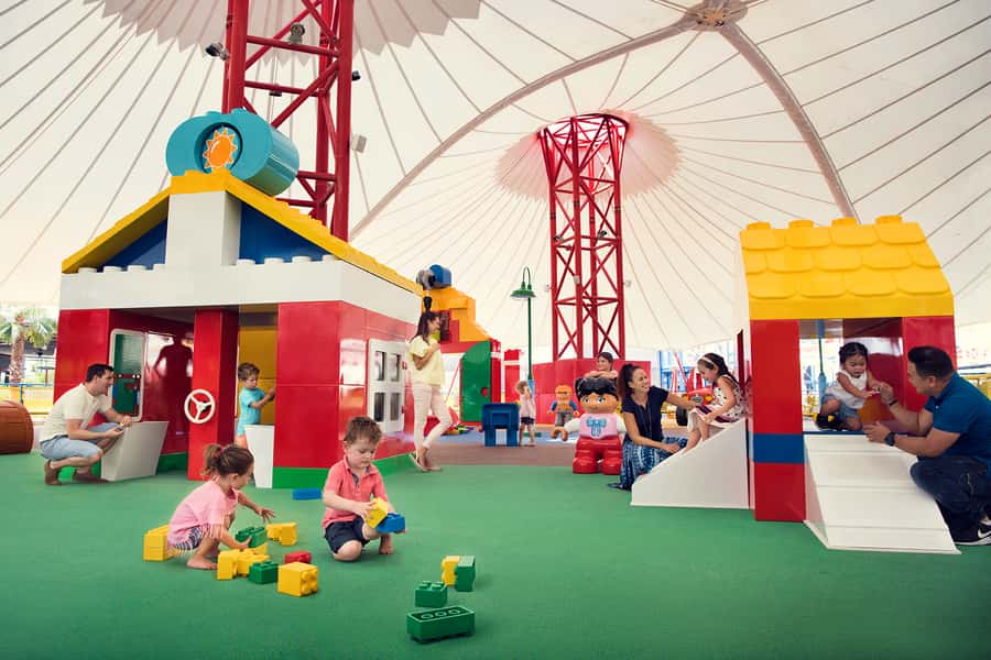 Dubai: LEGOLAND® Theme Park Entry Ticket - Food, hydration, and staying sane in a full-day LEGO marathon