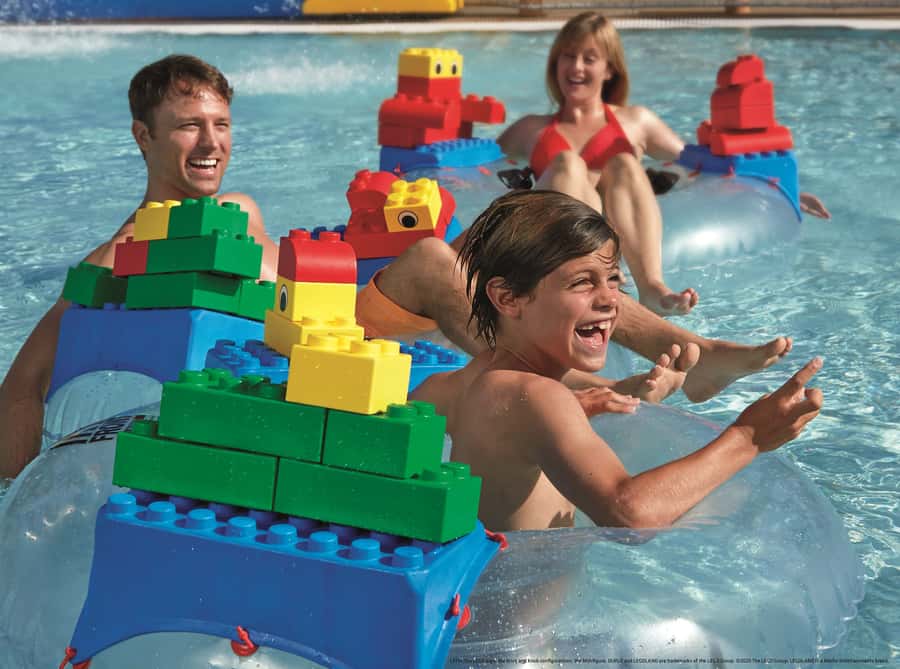 Dubai: LEGOLAND® Water Park Entry Ticket - Building your own raft at Build-A-Raft-River