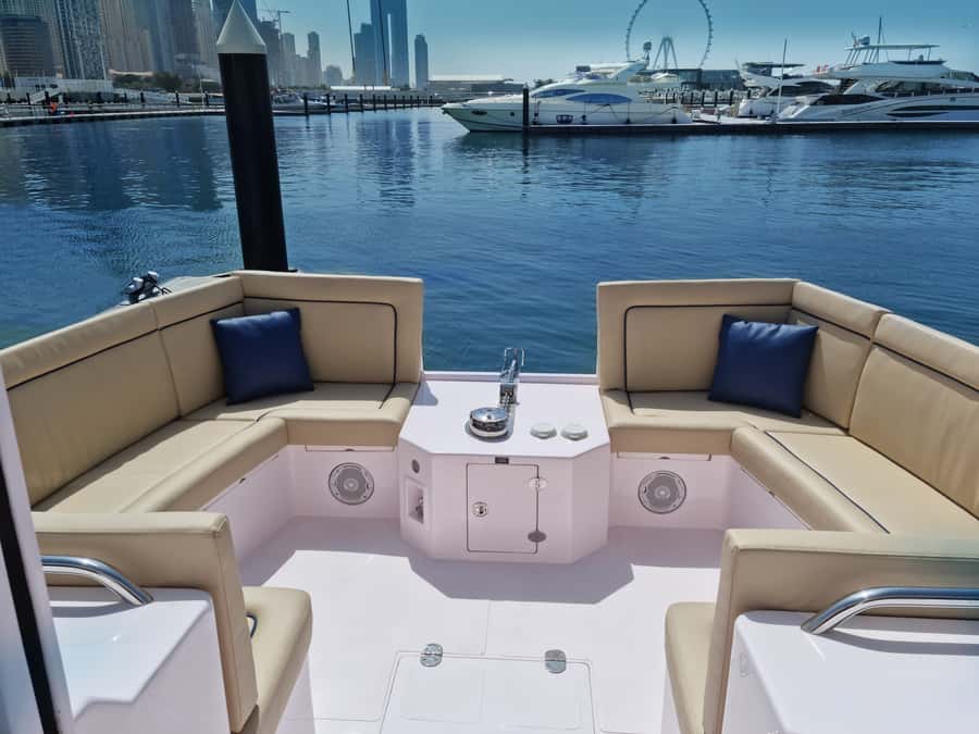 Dubai: Luxury Sightseeing Cruise with Food and Drinks - Key things to know before you go