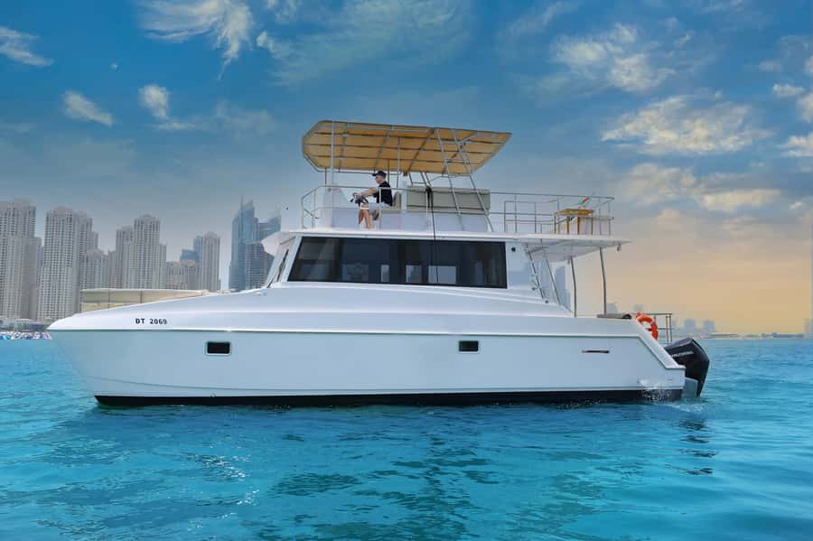 Dubai: Luxury Sightseeing Cruise with Food and Drinks - Dubai Marina Canal: the warm-up that sets the whole mood