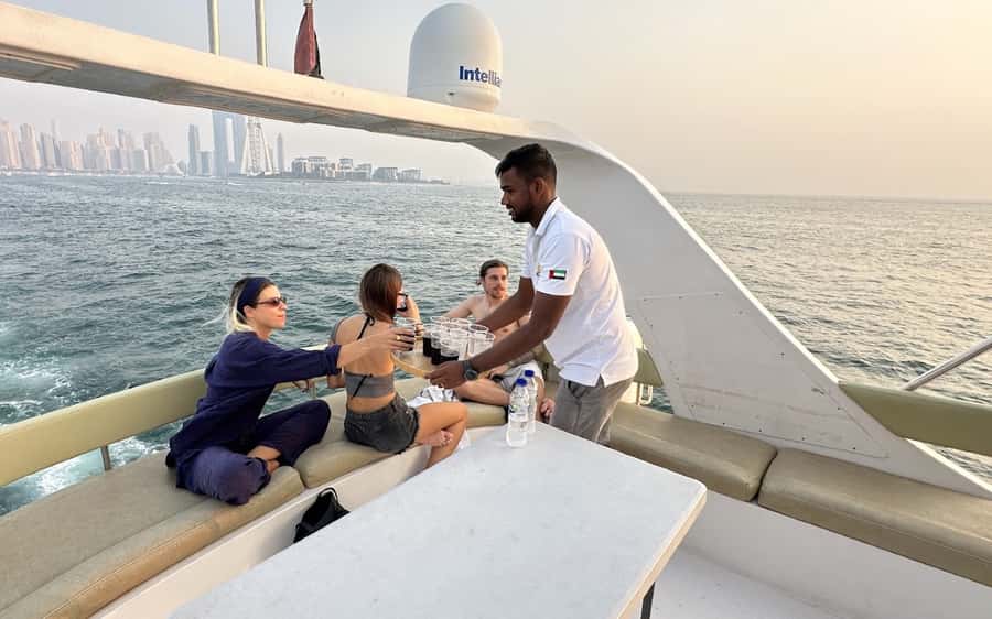 Dubai: Luxury Sunset Yacht Tour with Snacks and Drinks - Food and drinks on the sunset option, and what extra costs
