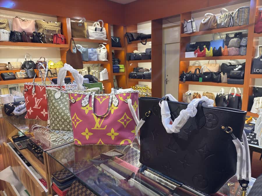 Dubai: Magic & Secret new Shopping Tour - Should You Book Magic and Secret New Shopping Tour?