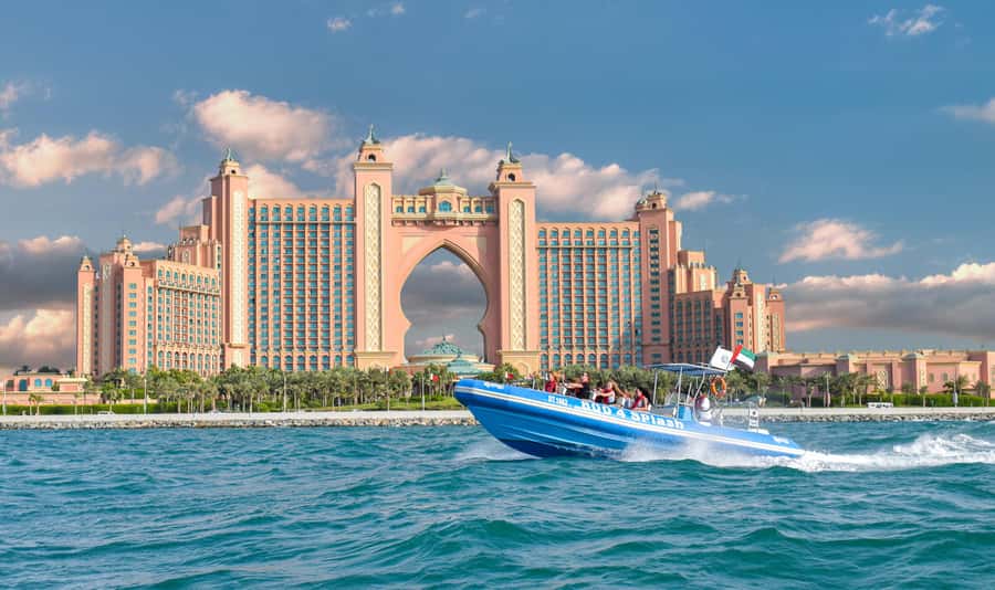 Dubai Marina : 1.5-Hour Atlantis Sightseeing Speedboat Tour - Palm Jumeirah from Sea Level: Atlantis Looks Like It Has a Front Row Seat