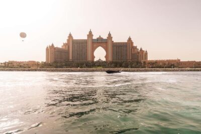 Dubai Marina: 1-Hour Luxury Sightseeing Speedboat Tour