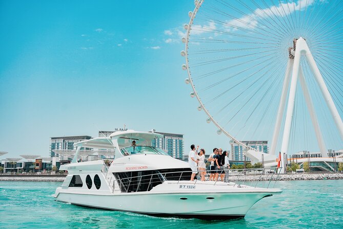 Dubai Marina 1hr Yacht tour with Drinks - Key things that make this yacht tour a smart pick