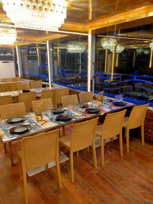 Dubai Marina Dhow Cruise: Dinner Buffet & Live Entertainment - Comfort and Practicalities: Onboard Layout and Amenities