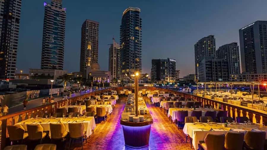 Dubai: Marina Dhow Dinner Cruise with Live Entertainment - Tips to make it smoother from start to finish