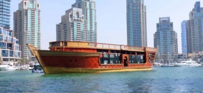 Dubai Marina: Dinner Cruise in a Traditional Boat