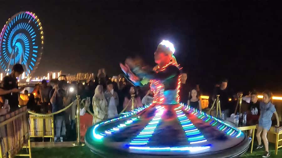 Dubai Marina: Dinner Cruise in a Traditional Boat - Seating strategy: standard vs VIP, and why it affects your photos