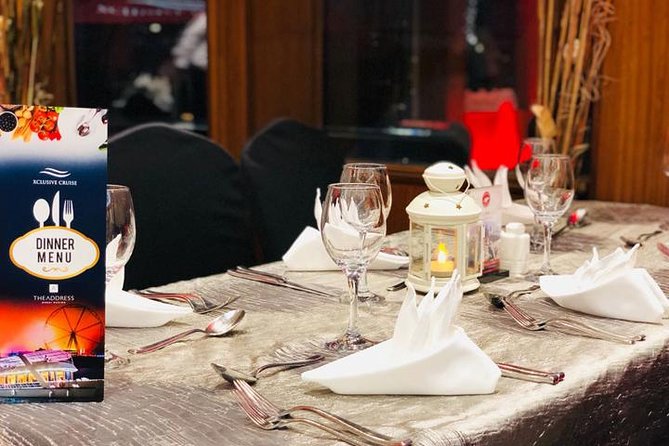 Dubai Marina Dinner Cruise with Live Music & Open Bar - Live music that fits a real dinner pace