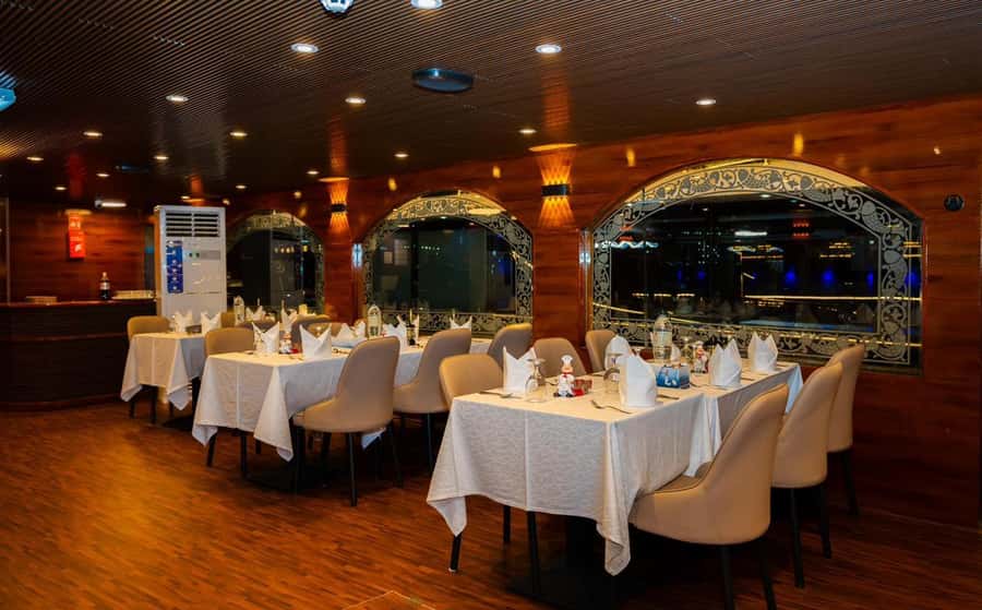 Dubai: Marina Dream Sea Lounge Cruise Dinner - Dream Sea Lounge dhow: comfort and the view game plan