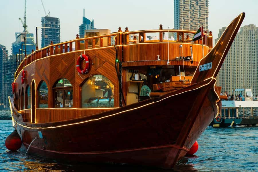 Dubai: Marina Dream Sea Lounge Cruise Dinner - The route: Dubai Marina, JBR, Bluewaters, Dubai Eye, Twisted Tower