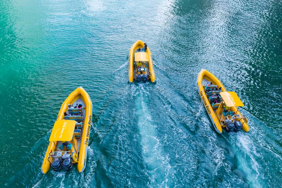 Dubai Marina: Guided Sightseeing Tour by Speedboat - Meeting at The Yellow Boats, Then Straight Into Dubai Views