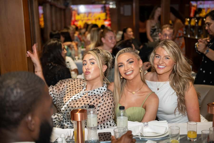 Dubai Marina: Luxury Dinner Cruise, Live Show, Open Bar & DJ - Key things to know before you go