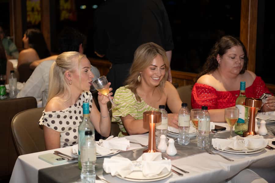 Dubai Marina: Luxury Dinner Cruise, Live Show, Open Bar & DJ - Soft drinks included, unlimited alcohol optional: how to choose