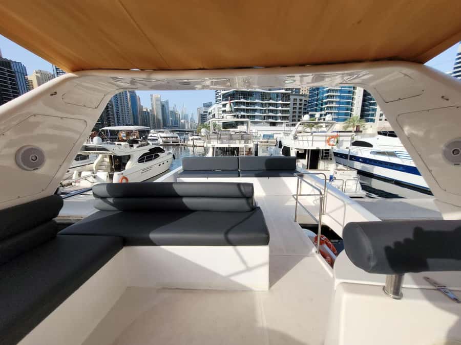 Dubai Marina luxury Yacht Tour: AinDubai,JBR &Harbour(1Hour) - Key points at a glance