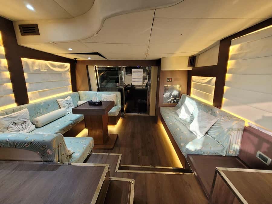 Dubai Marina luxury Yacht Tour: AinDubai,JBR &Harbour(1Hour) - Where You Start: Al Raheem Mosque and the Splash Tours Meet Point