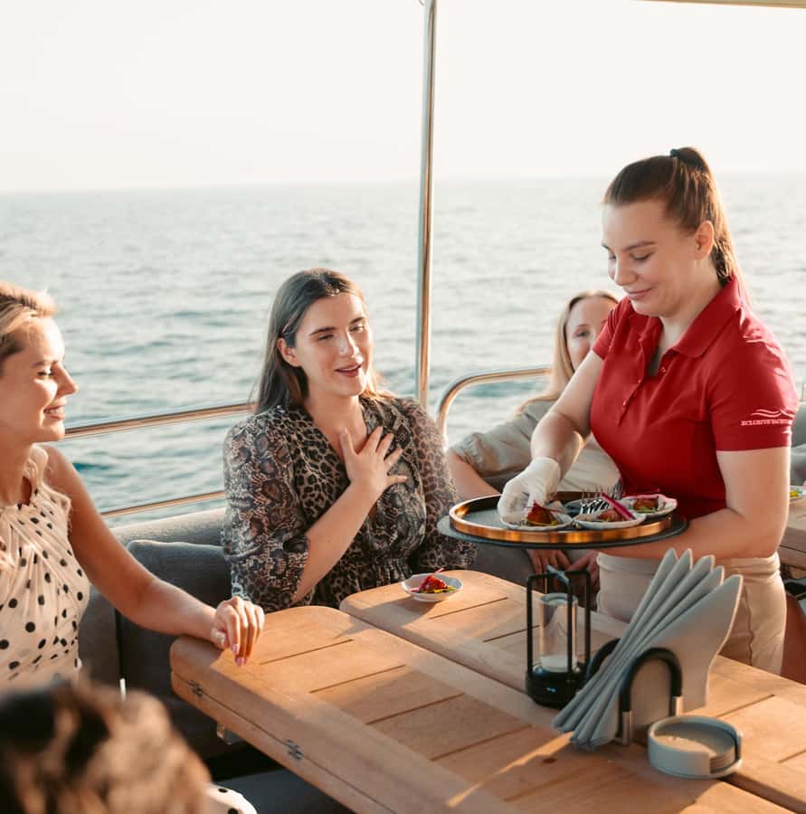 Dubai Marina: Luxury Yacht Tour with Breakfast or BBQ Option - Practical tips that make this Dubai Marina yacht tour go smoother