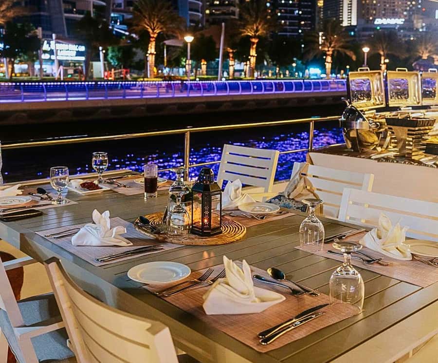 Dubai: Marina Premium Dinner Cruise with Unlimited Drinks - Getting on board: hotel pickup, meeting point, and timing reality