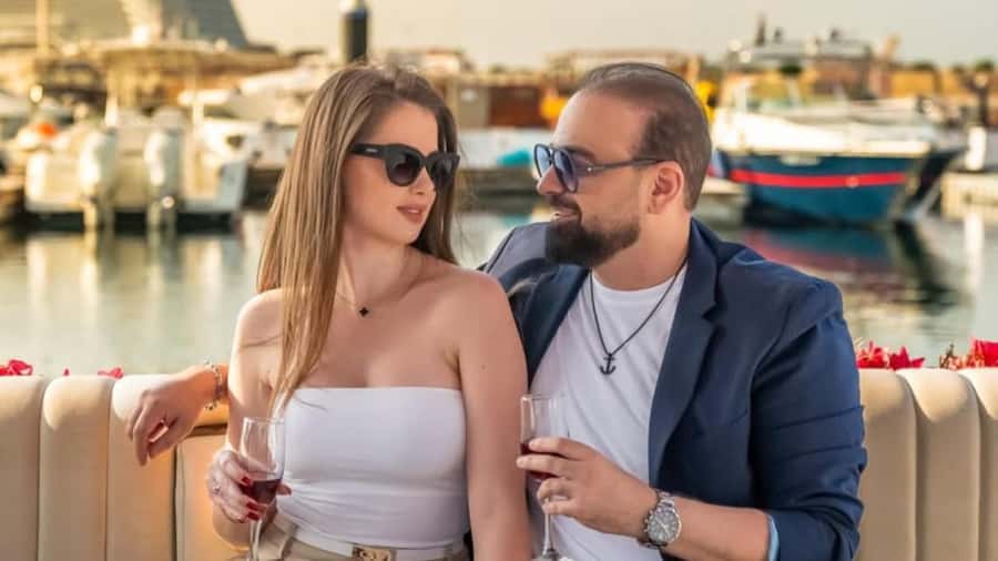Dubai Marina: Private Boat Tour with Flower - Cruising Dubai Marina, JBR, and Bluewaters Island in one smooth loop