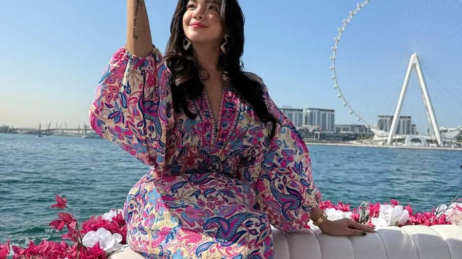 Dubai Marina: Private Boat Tour with Flower - Small practical tips that make the cruise smoother