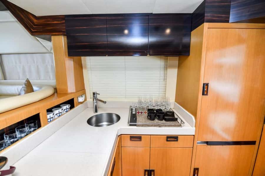 Dubai: Marina Private Luxury Yacht Tour - Onboard comfort and the crew, where the reviews get specific