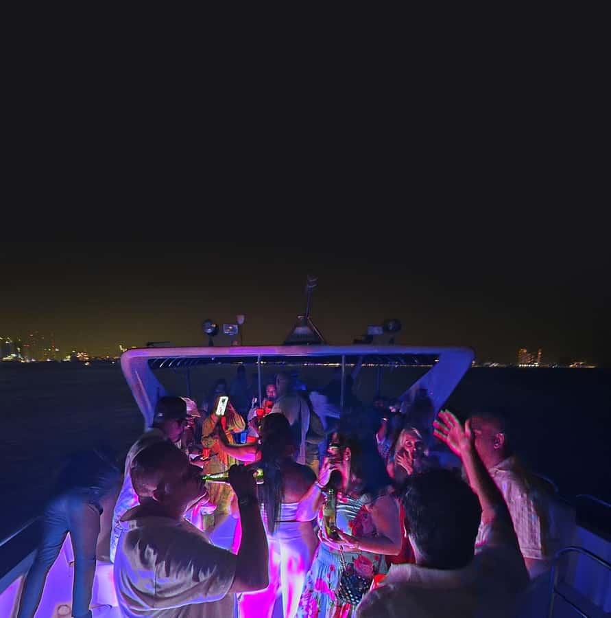 Dubai: Marina Yacht Party with BBQ, Unlimited Drinks and DJ - DJ Night on the Open Deck: Music, Dance Space, and Crowd Energy
