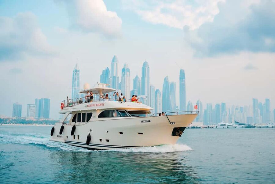 Dubai Marina Yacht Tour: Ain Wheel, JBR & Harbour in 1 Hour - Meet at Dubai Marina: getting there without stress