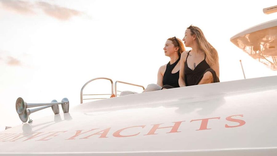 Dubai Marina Yacht Tour: Ain Wheel, JBR & Harbour in 1 Hour - JBR along the way: beachfront views, but in a calmer setting