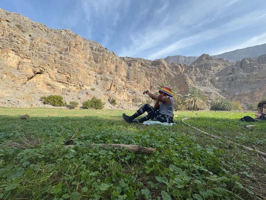 Dubai: Moderate hiking trip to Jebel Jais Hidden Oasis trail - The 1-hour Green Oasis pause under palm shade