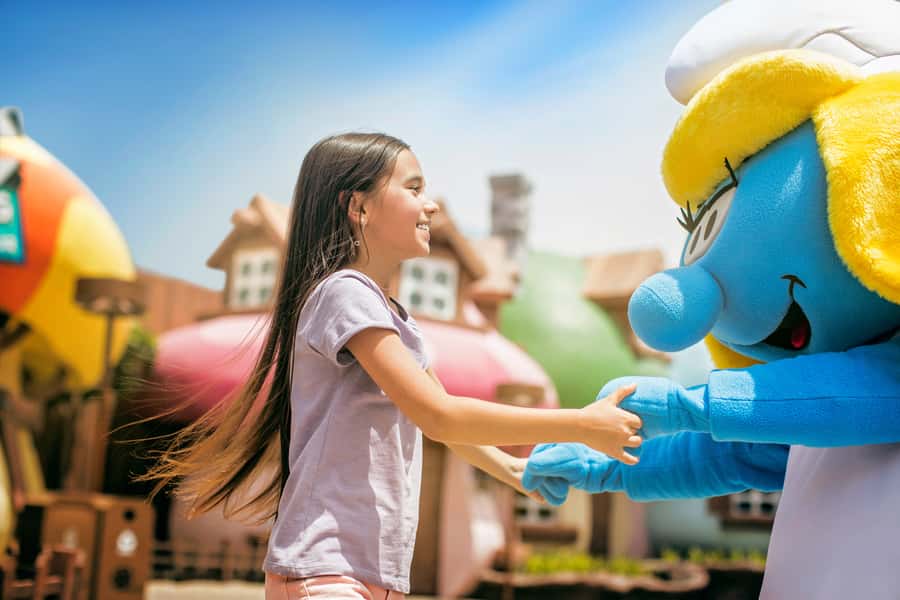 Dubai: MOTIONGATE ™ Theme Park Entry Ticket - Food, Smurf Café, and Locker Setup for a Smooth Day