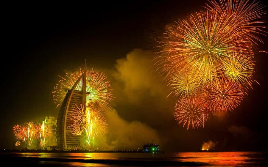 Dubai: New Year Eve Luxury Yacht Fireworks View & BBQ Cruise - Why Dubai’s New Year fireworks look different from a yacht