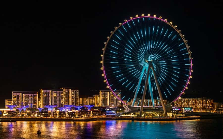 Dubai: New Year Eve Luxury Yacht Fireworks View & BBQ Cruise - BBQ buffet and drinks: how to eat well without missing the show
