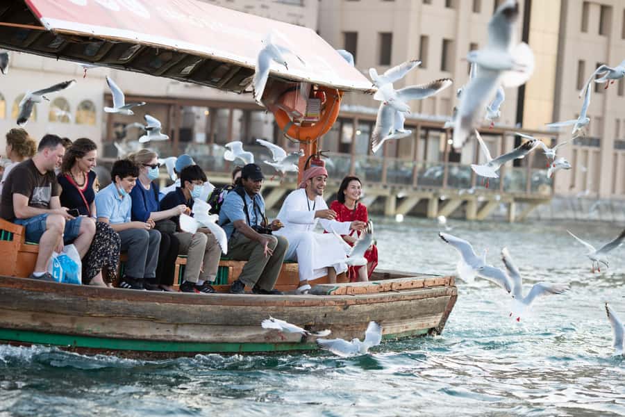 Dubai: Old Town, Creek, Museums, Souks, & Street Food Tour - Heritage Houses and Al Fahidi Fort: What to Look For