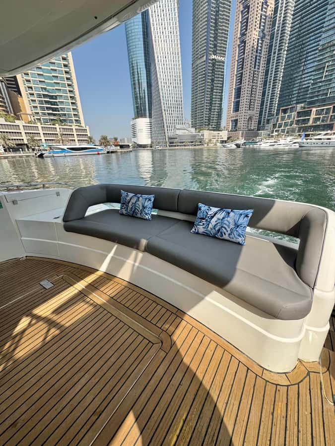 Dubai: Palm Jumeirah luxury private yacht Tour - Palm Jumeirah Passing By: The Photo Moment You’ll Wait For